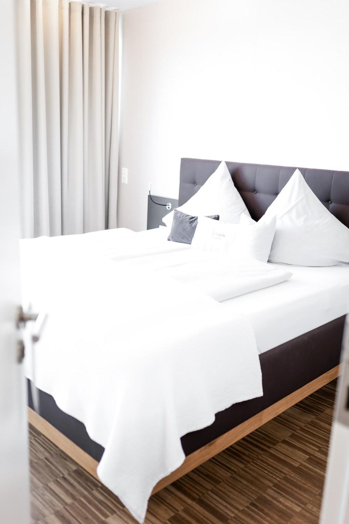Hotel Hagnauer Seeperle ภายนอก รูปภาพ